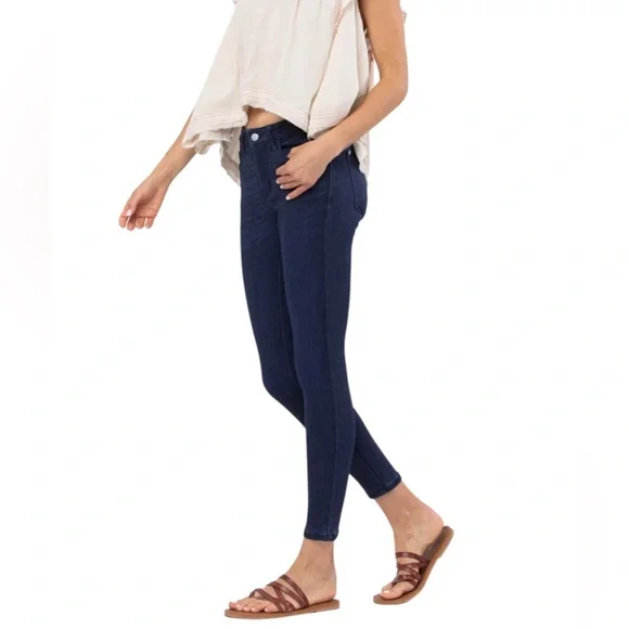 Judy Blue Dark Wash Skinny Jeans Size 5/27, Super Soft & Stretchy Denim - Picture 4 of 11